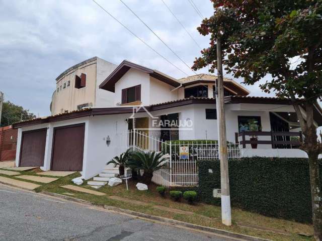 Esta é uma oportunidade única alugar uma casa de alto padrão com localização privilegiada e excelente potencial uso residencial ou comercial.