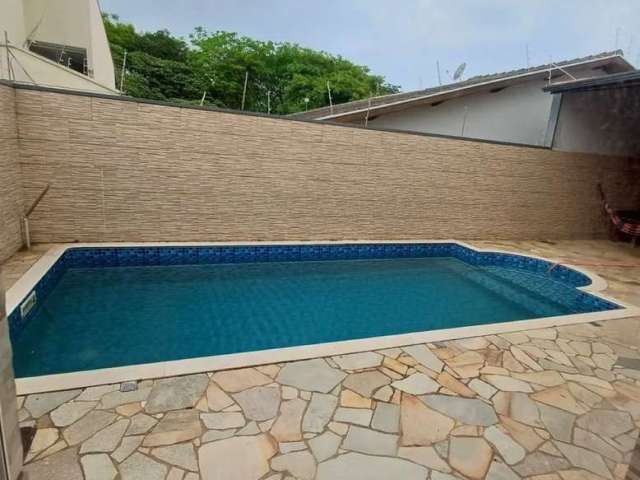 Imperdível oportunidade de casa à venda no Jardim Bela Vista, em Indaiatuba-SP: 3 quartos, 1 suíte, 1 sala, 3 banheiros, 4 vagas e 237,00m²!