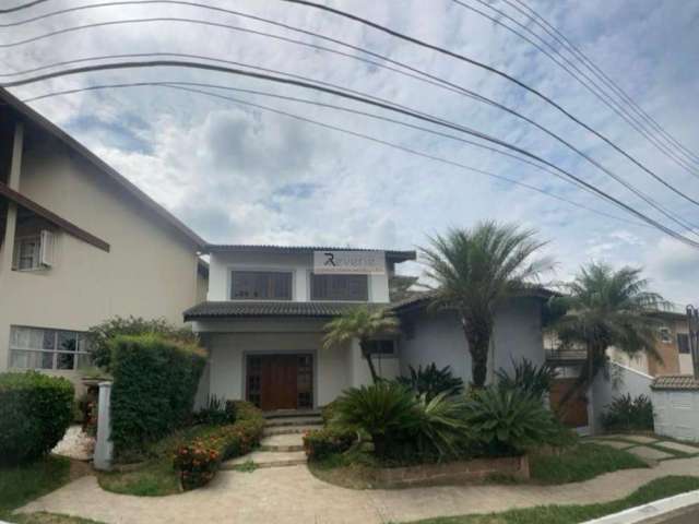 Casa de luxo em condomínio: 5 quartos, 3 suítes, 4 banheiros, 3 vagas de garagem em Indaiatuba-SP, bairro Aqui Se Vive, 362,00 m².