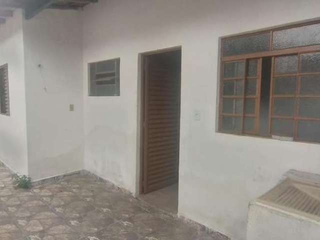 Casa para Locação em Taubaté, Estiva, 1 dormitório, 1 banheiro