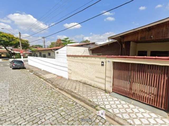 Casa para Venda em Taubaté, Centro, 3 dormitórios, 1 banheiro, 1 vaga