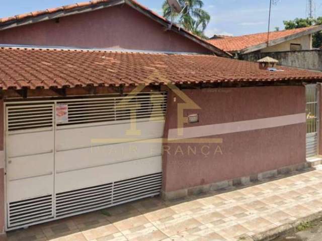 Casa para Venda em Taubaté, Piracangaguá, 3 dormitórios, 2 banheiros, 2 vagas