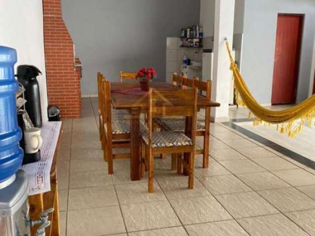 Casa para Venda em Taubaté, Jardim Jaraguá, 3 dormitórios, 1 suíte, 1 banheiro, 3 vagas