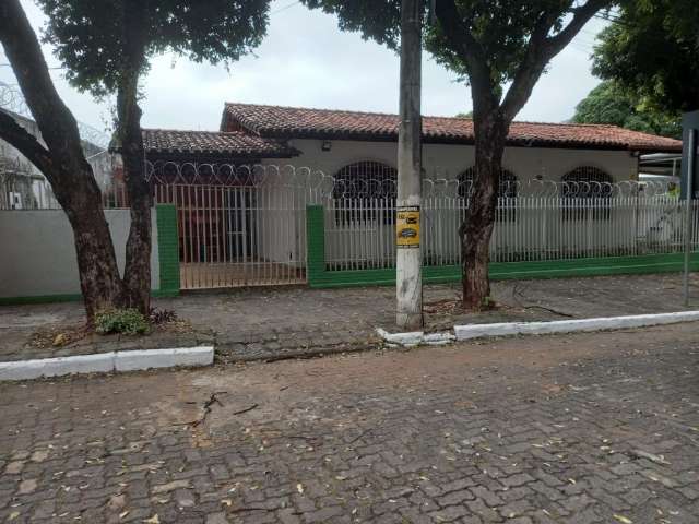 Casa à venda na Rua Ribeiro Junqueira, Centro, Governador Valadares, 100 m2 por R$ 1.300.000