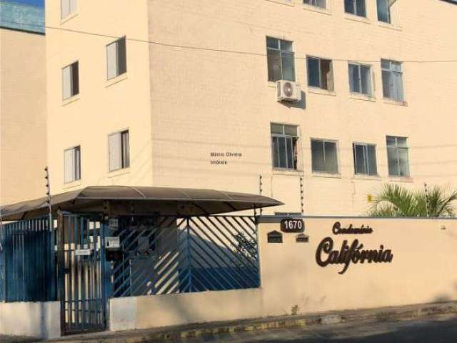 Apartamento no Condomínio Califórnia