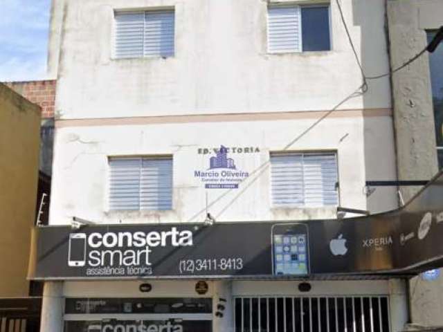 Apartamento em Região Central, Com ampla area de serviço.