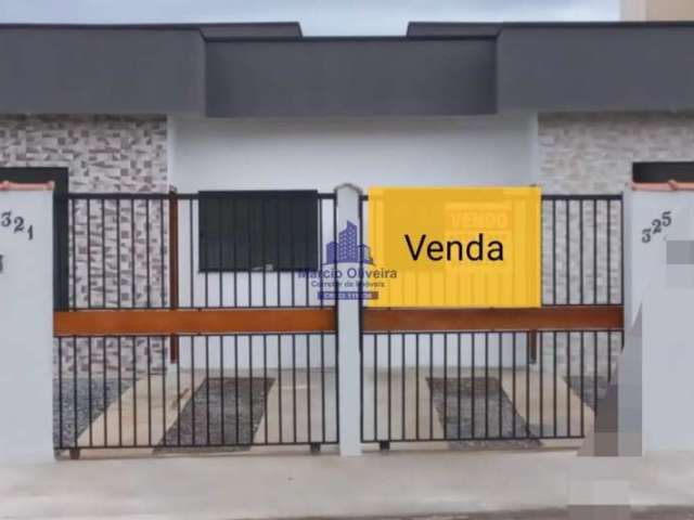 Casa Nova  a venda com 3 dormitórios sendo 1 suíte .