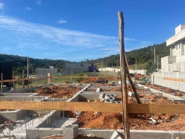 Terreno com fundação e projeto pronto