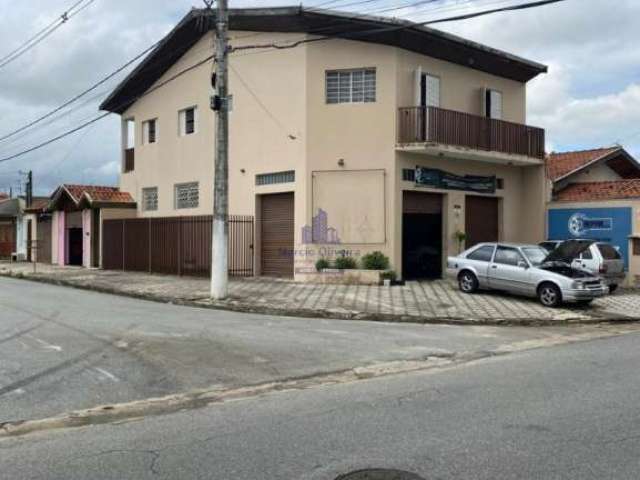 Sobrado com Ponto Comercial de esquina no Bonfim.