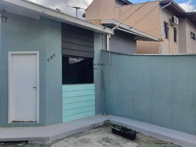 Excelente oportunidade de locação: Casa no Bairro Bonfim em Taubaté-SP, 1 quarto, 1 sala, 1 banheiro, 1 vaga, 45m²!