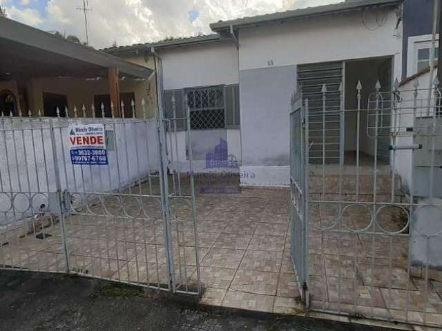 Casa à Venda em Taubaté-SP: 2 Quartos, 1 Sala, 1 Banheiro, 1 Vaga de Garagem - Bairro Conjunto Residencial São Francisco