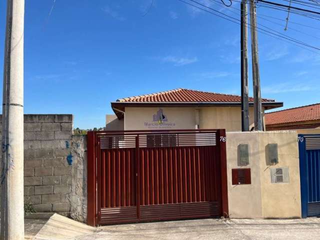 Casa à venda em Taubaté-SP, Parque Três Marias: 2 quartos, 1 sala, 2 vagas, 68,35 m² de área. Confira!