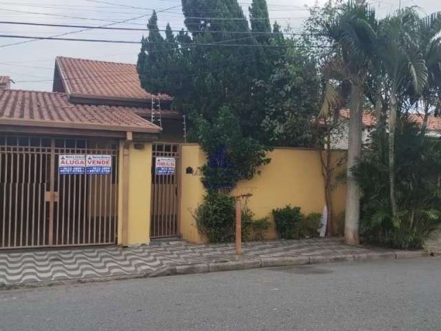 Casa excepcional para venda ou locação em Taubaté-SP, no bairro Chácara Leal: 3 quartos, 1 suíte, 2 salas, 2 banheiros, 2 vagas, 220m².