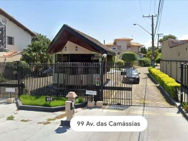 Casa em condominio Parque das Flores / Estiva