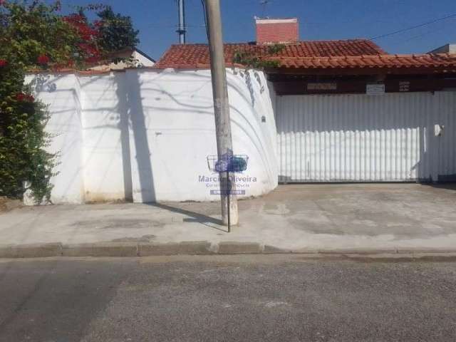 Casa venda com piscina no Bairro da Independência.