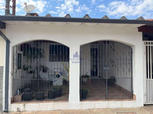 Casa à venda na Vila Nossa Senhora das Graças, Taubaté-SP: 2 quartos, 1 suíte, 1 sala, 2 banheiros, 95m² de área.