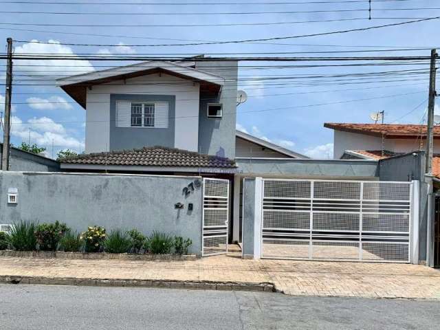 Casa Sobrado a Venda no Bairro da Mantiqueira com 4 Quartos e 2 Suítes.