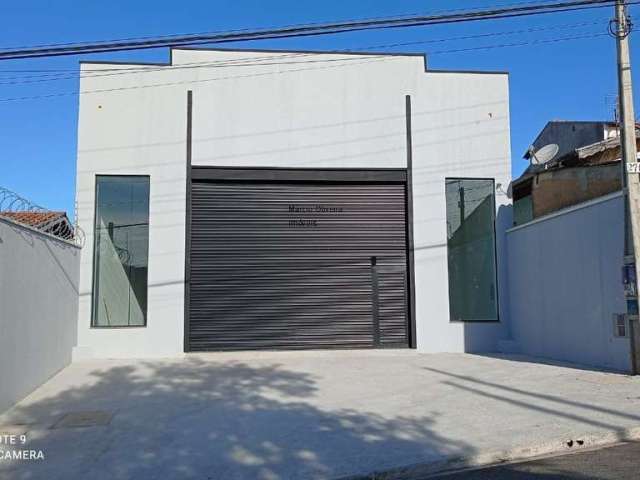 Galpão Comercial de Alto Padrão para Locação em Taubaté-SP, Jardim América: 1 Sala, 2 Banheiros, 4 Vagas, 250m² Área