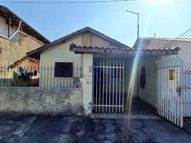 Casa à venda em Taubaté-SP no Jardim Gurilândia: 4 quartos, 3 salas, 4 banheiros, 220m² de área. Aproveite!