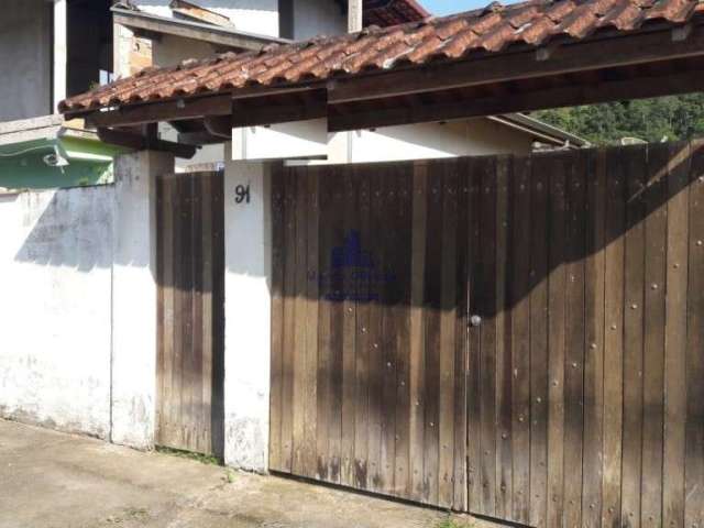 Imperdível oportunidade! Casa à venda em Ubatuba-SP, bairro Ipiranguinha: 2 quartos, 1 sala, 1 banheiro, 2 vagas de garagem, 93m²!