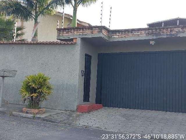 Casa à venda 3 Quartos, 10M², VILA OLIVEIRA, MOGI DAS CRUZES - SP