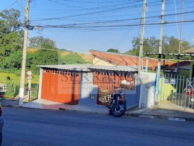 Venda de Casa Impecável em Vinhedo-SP, Bairro Capela: 3 Quartos, 2 Salas, 2 Banheiros, 2 Vagas de Garagem!