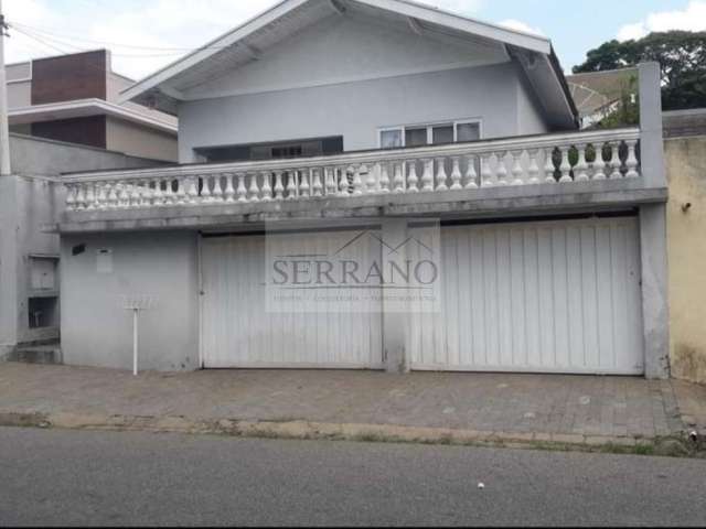 Casa à venda em Vinhedo-SP, bairro Jardim Três Irmãos : 2 quartos, 2 salas, 1 banheiro, 2 vagas de garagem, 170 m².