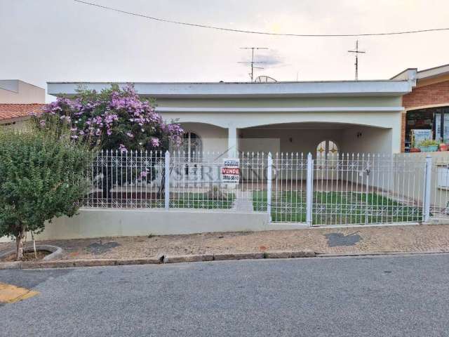 Casa à venda em Vinhedo-SP: 3 quartos, 1 suíte, 2 salas, 2 banheiros, 3 vagas de garagem, 231m² - Nova Vinhedo!