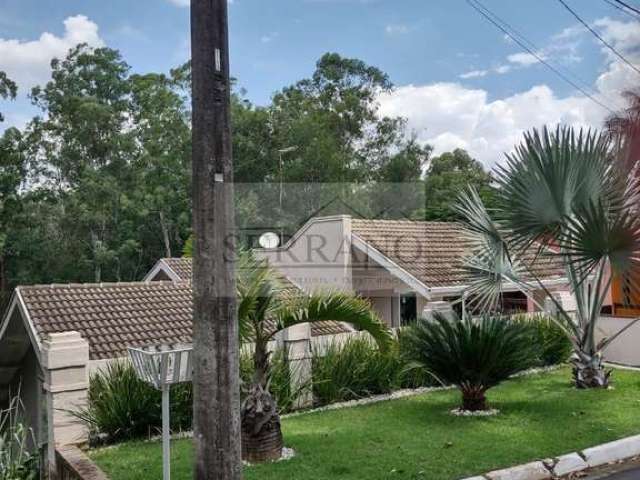 Casa de alto padrão para locação em condomínio Vista Alegre, Vinhedo-SP: 3 quartos, 3 suites, 3 salas, 5 banheiros, 3 vagas, 400m².