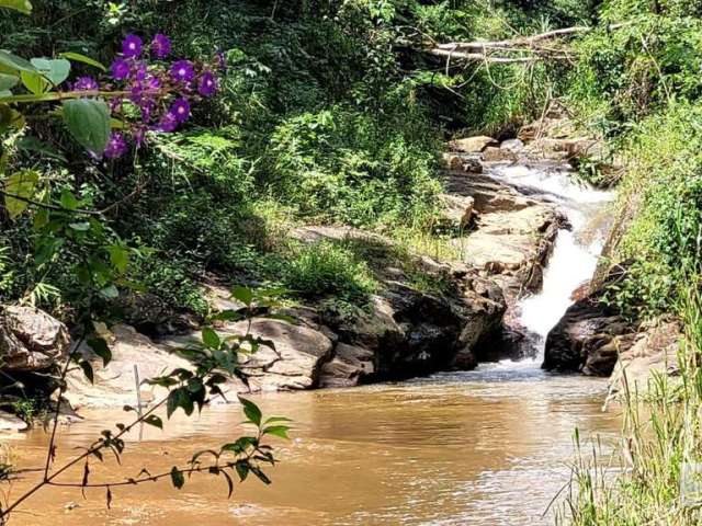 Sítio para Venda em Teresópolis, Colônia Alpina, 2 dormitórios, 1 suíte, 2 banheiros