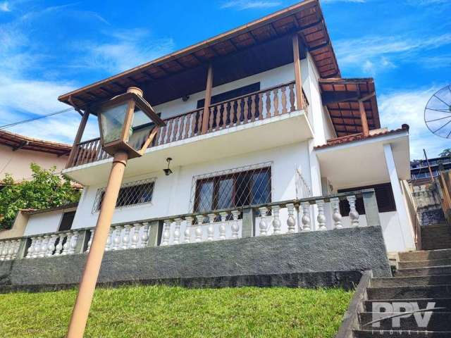 Casa para Venda em Teresópolis, Agriões, 3 dormitórios, 2 banheiros, 2 vagas