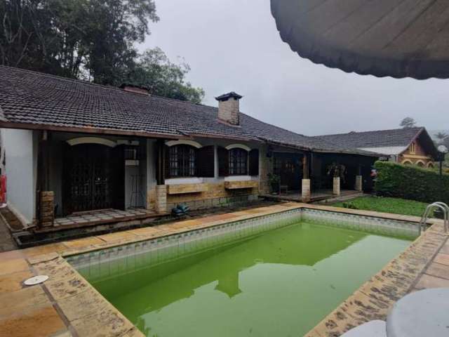 Casa para Venda em Teresópolis, Carlos Guinle, 6 dormitórios, 1 suíte, 2 banheiros, 4 vagas