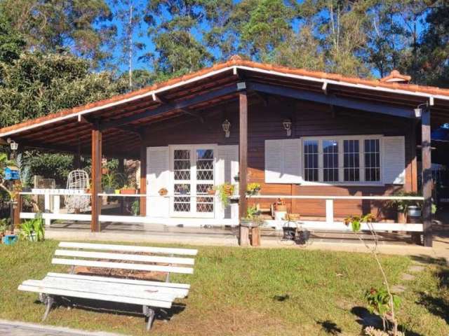 Casa para Venda em Teresópolis, Fazenda Suiça, 4 dormitórios, 1 suíte, 1 banheiro, 5 vagas