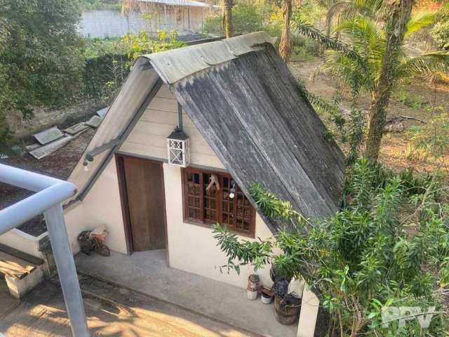 Sítio para Venda em Guapimirim, Vale das Pedrinhas, 3 dormitórios, 2 suítes, 1 banheiro, 3 vagas