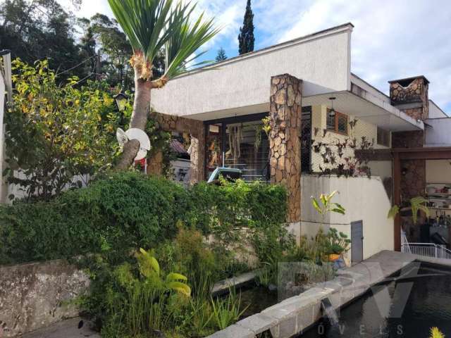 Casa para Venda em Teresópolis, Carlos Guinle, 3 dormitórios, 1 suíte, 3 banheiros, 2 vagas