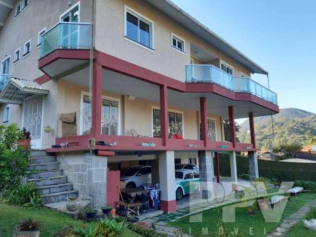 Casa para Venda em Teresópolis, Carlos Guinle, 10 dormitórios, 4 suítes, 9 banheiros, 6 vagas