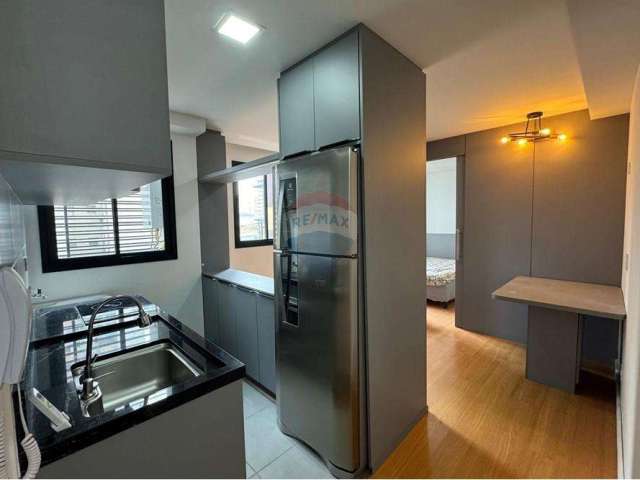 Apartamento 1 quarto c/ suite, todo mobiliado  no Centro de Curitiba