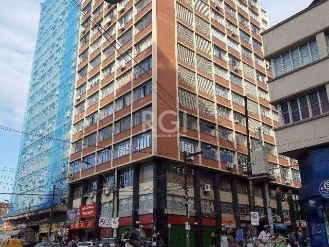 Coliseu vende apartamento no centro histórico com 95,70m², dois dormitórios, living dois ambientes, cozinha, dependência completa, banheiro, piso parquet, sol da tarde.&lt;BR&gt;&lt;BR&gt;Condomínio o