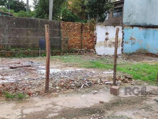 Terreno de esquina localizado na Vila Jardim medindo 9,60 x 38,10.&lt;BR&gt;Aceita financiamento e carro.&lt;BR&gt;&lt;BR&gt;Não perca essa oportunidade!&lt;BR&gt;&lt;BR&gt;&lt;BR&gt;Ficou curioso e q