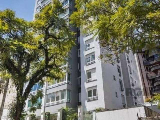 Excelente apartamento com três dormitórios e uma suíte. Posição solar privilegiada com uma bela vista em andar alto, á 100 metros da Carlos Gomes. São dependências muito bem distribuídas num espaço ge