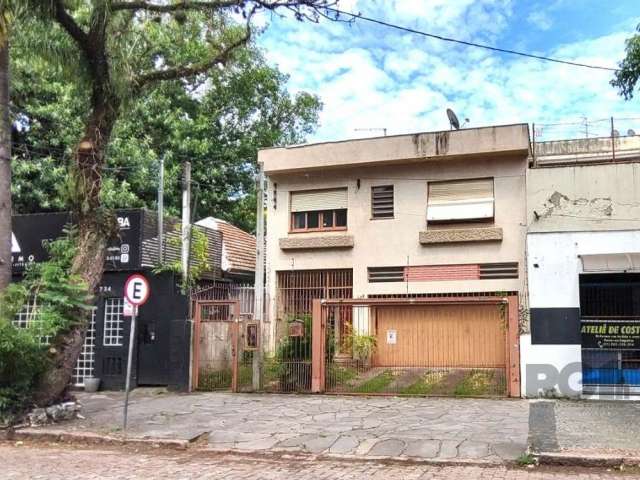 CASA RESIDENCIAL  COMERCIAL - BAIRRO SANTA CECÍLIA&lt;BR&gt;&lt;BR&gt;Casa de alvenaria, dois pavimentos, localizada na rua Santa Cecília, poucos metros da avenida Protásio Alves.  Imóvel possui no an