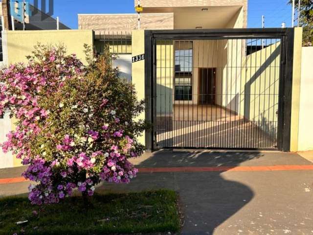 Casa à venda com piscina em Maringá!