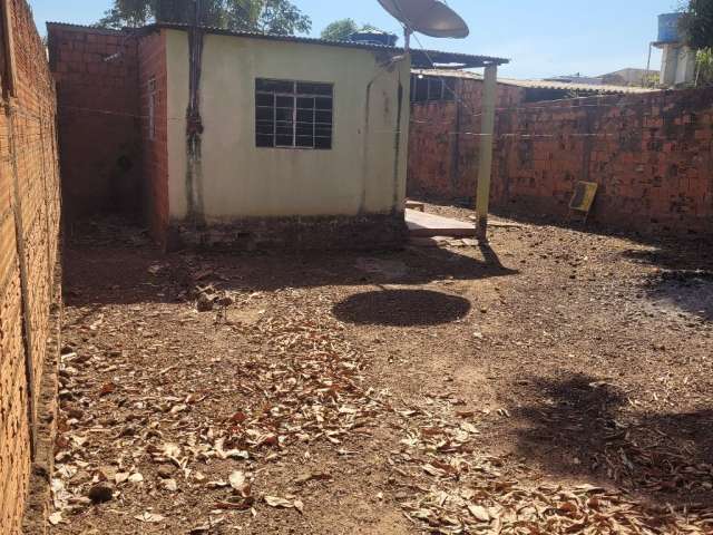 Vende-se um terreno lote já com uma casa pequena  no Dr. Fábio I– Cuiabá - MT