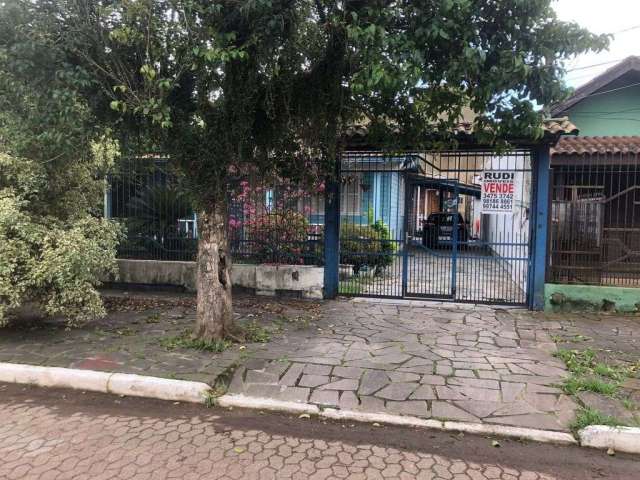 Casa de Madeira Localizada na Rua Jose do Patrocínio no Bairro Niterói Canoas