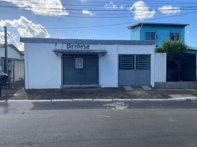 Casa de alvenaria com ponto comercial na frente rua sessenta e nove guajuviras