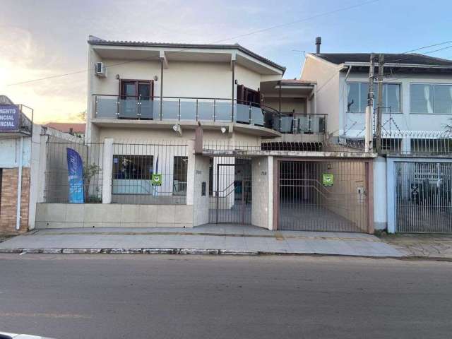 Sobrado Triplex com 580,00m² de Área Privativa bairro Nossa senhora das Graças.