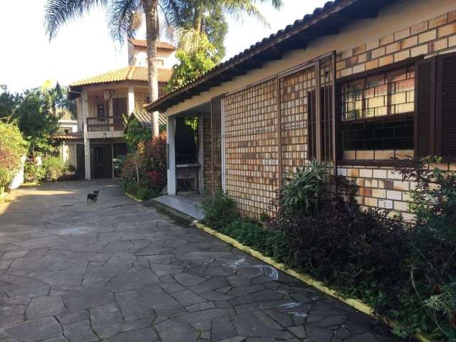 Sobrado á venda 2 Quartos, 220 m²   na rua Concordia Bairro Niterói - Canoas RS