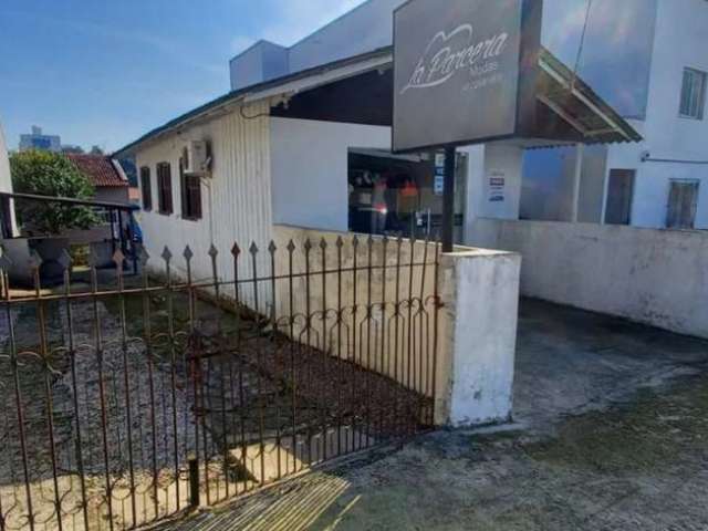 Casa com 3 quartos à venda na Serraria, São José  por R$ 430.000