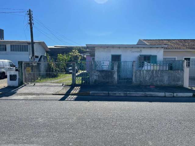 Casa com 2 quartos à venda na Praia João Rosa, Biguaçu  por R$ 530.000