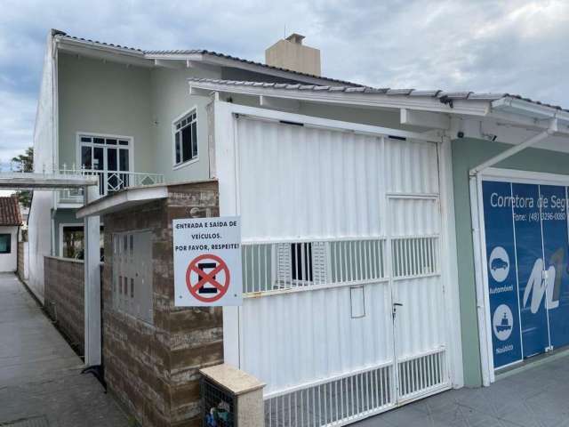 Casa comercial para alugar no Centro, Biguaçu  por R$ 8.000